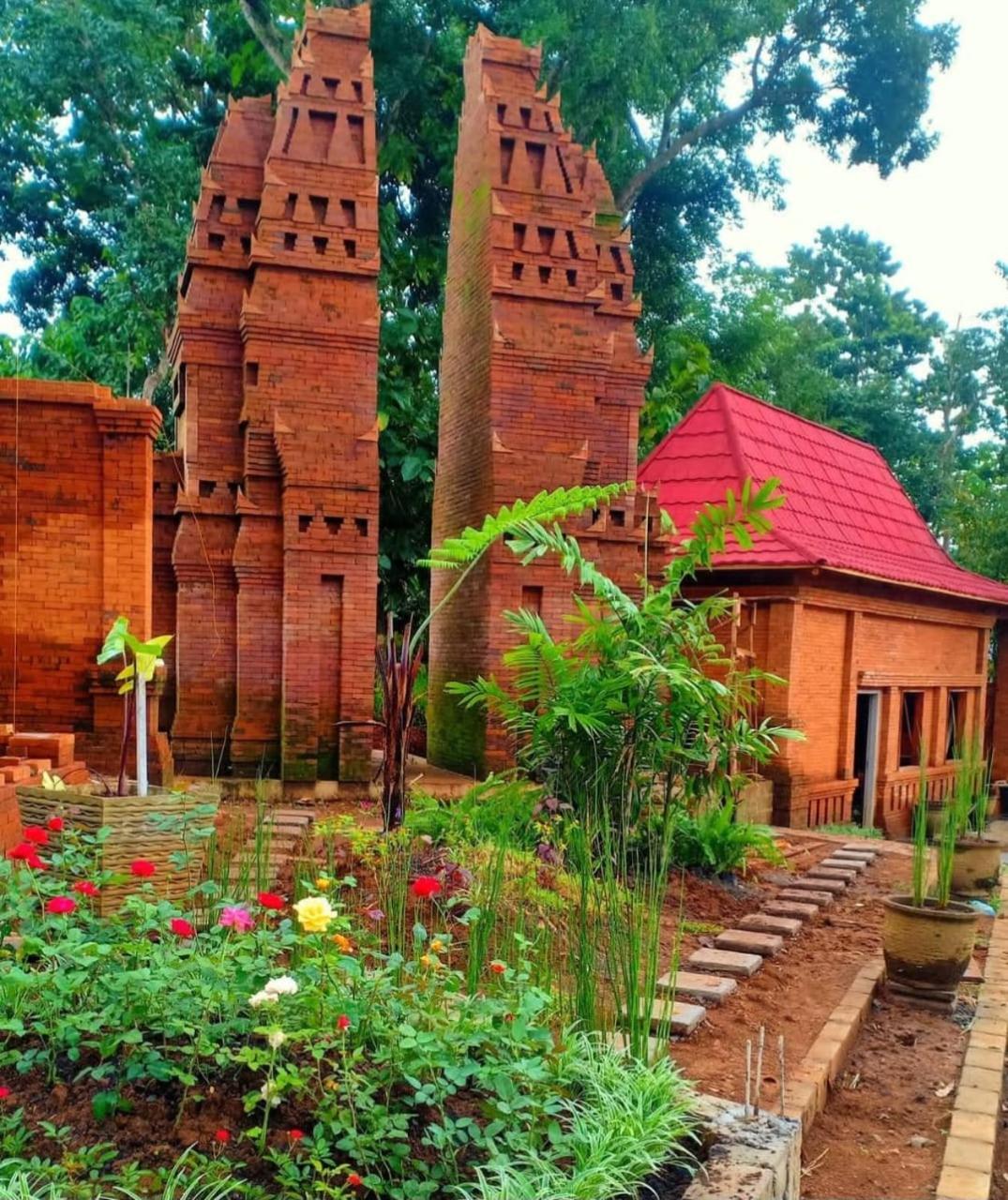 Puri Kahuripan เกอดีรี ภายนอก รูปภาพ